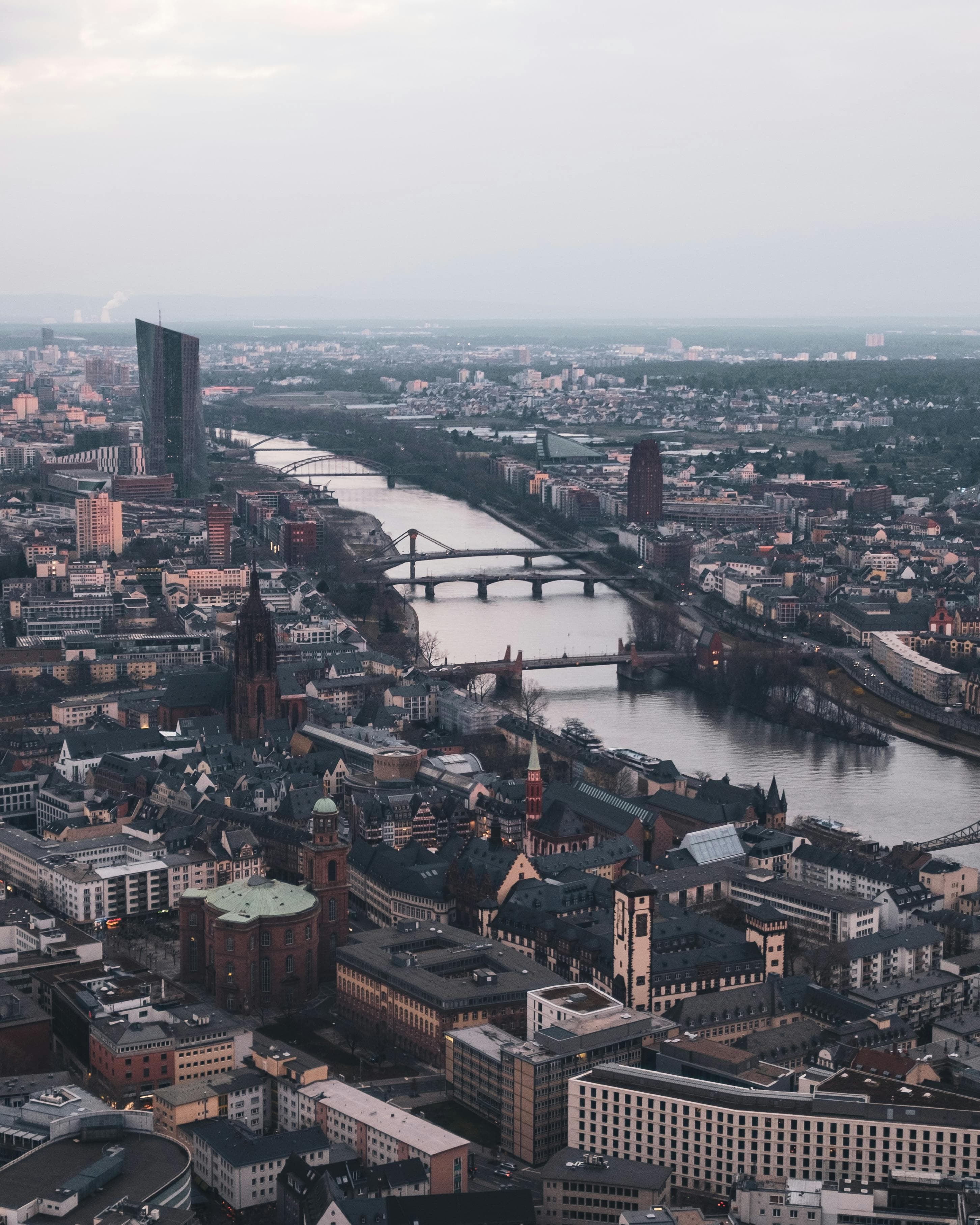 Cheap flights from London to Frankfurt