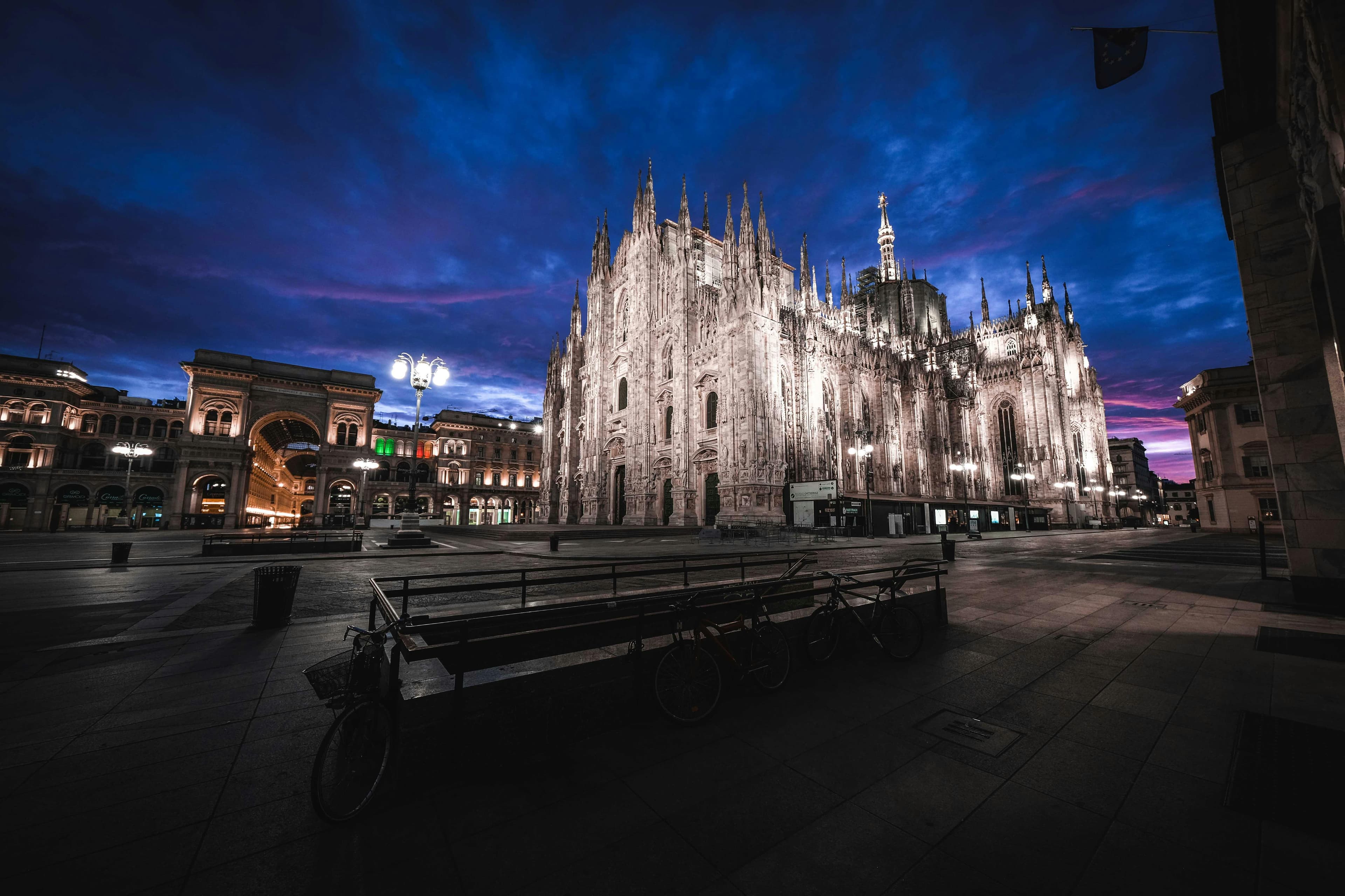 Cheap flights from London to Milan